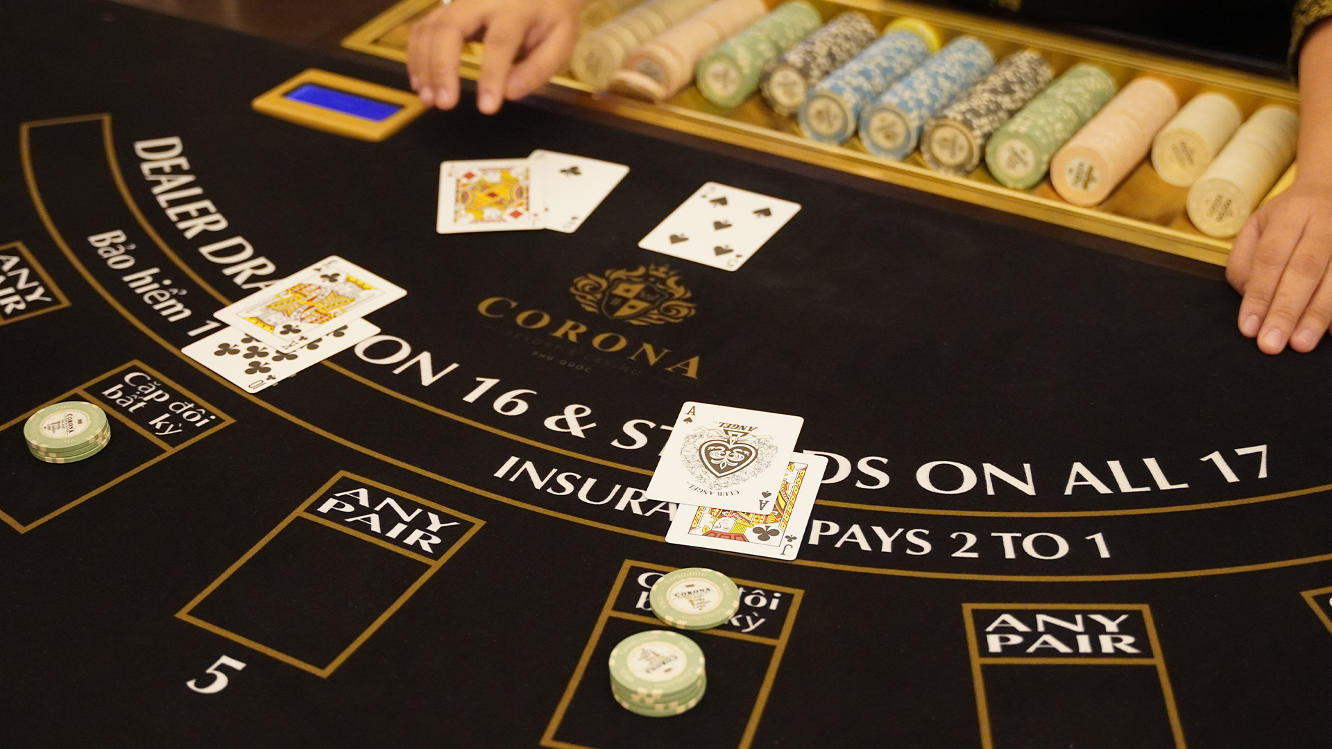 Bàn xì dách tại Corona Resort & Casino Phú Quốc