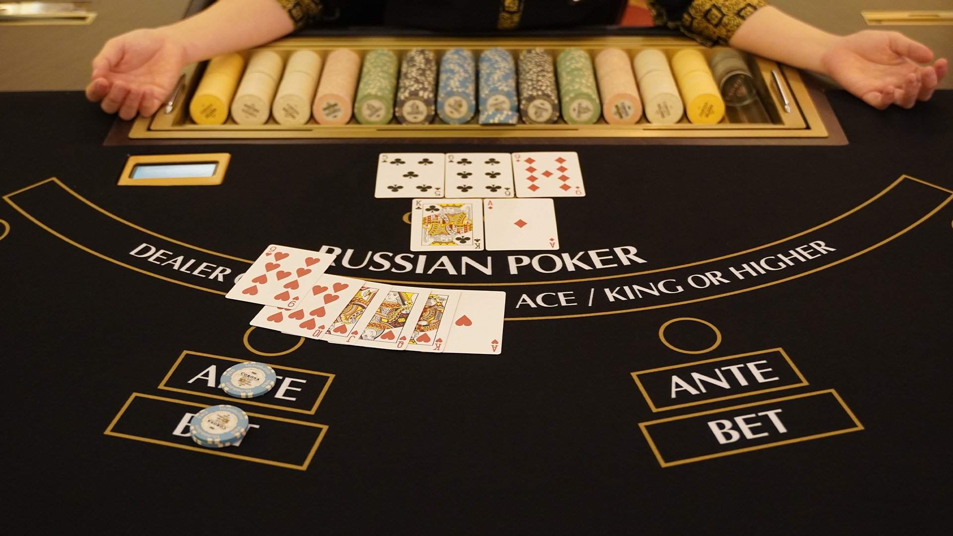 Bàn xì tố Nga Russian Poker tại Corona Resort & Casino Phú Quốc