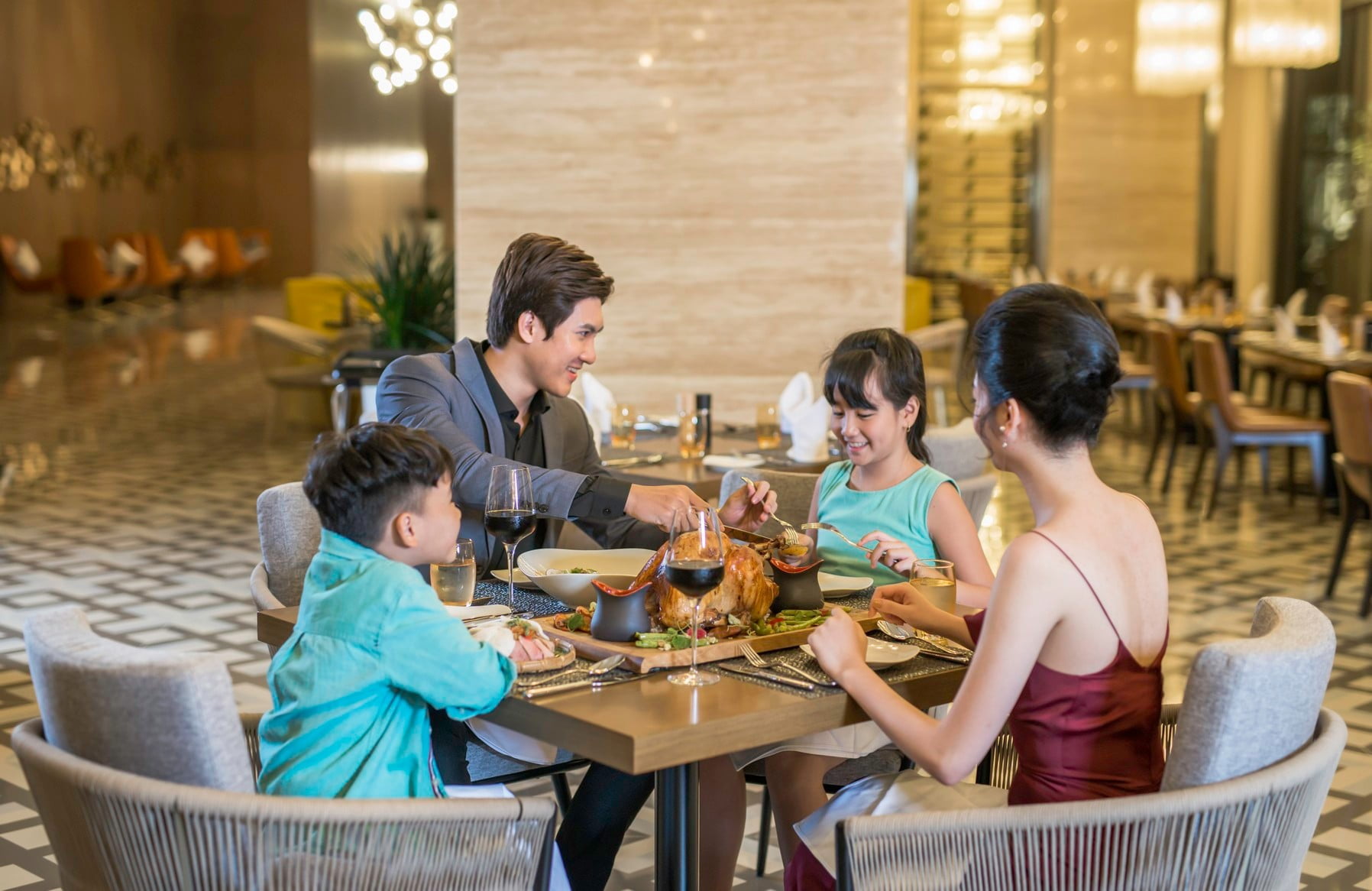 Tận hưởng ẩm thực tuyệt vời cùng gia đình tại Radisson Blu Resort Phú Quốc 