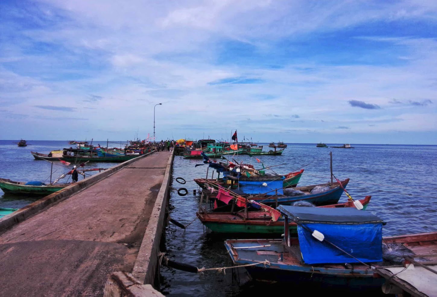 Làng chài Hàm Ninh