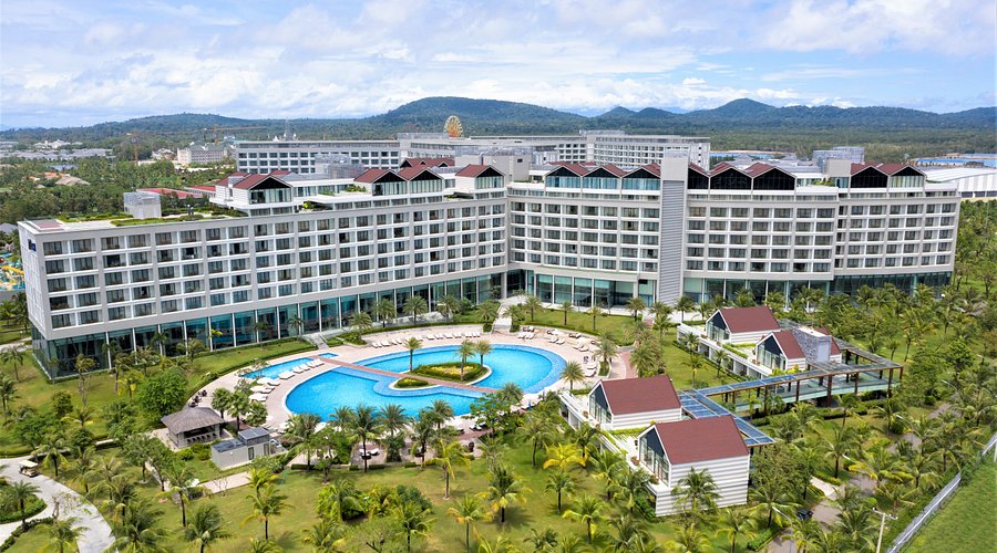 Radisson Blu Resort Phú Quốc trong tổ hợp Corona Resort & Casino Phú Quốc