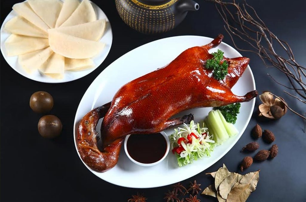 Món vịt quay Bắc Kinh tại nhà hàng Bách Giai