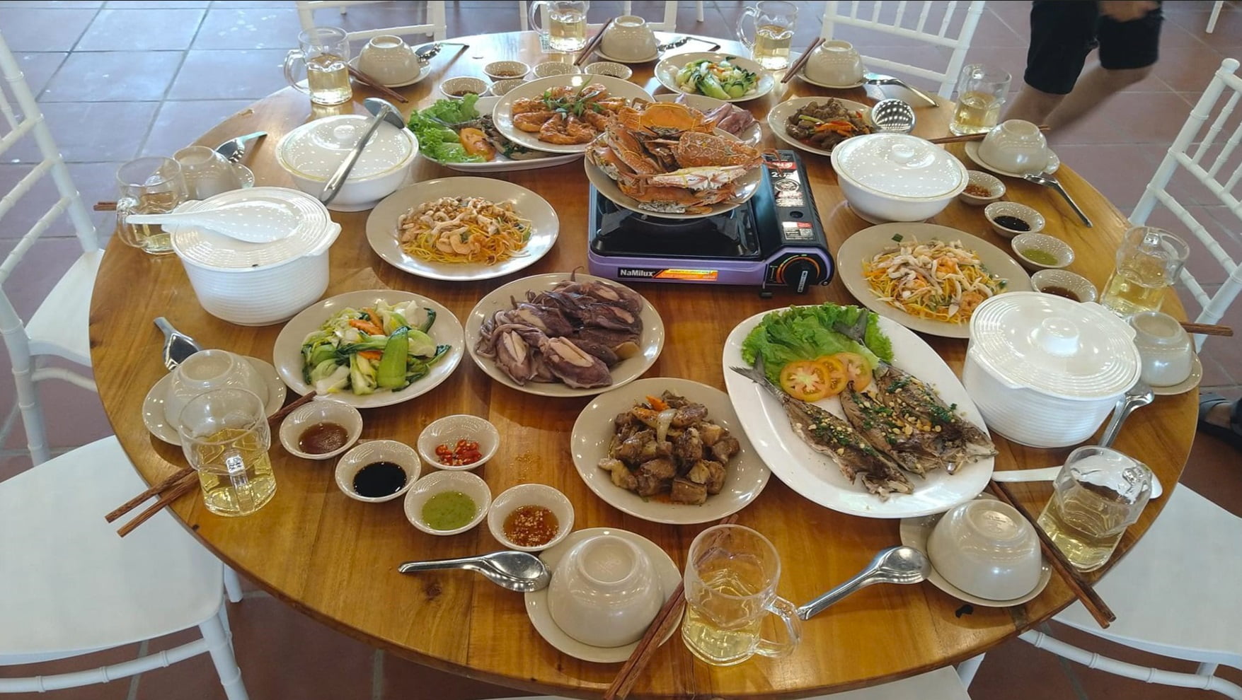 Bàn ăn cho gia đình tại Sao Beach Club & Restaurant