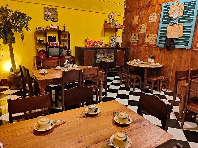 Nha Xua 68 – Traditional Flavors in a Nostalgic Setting