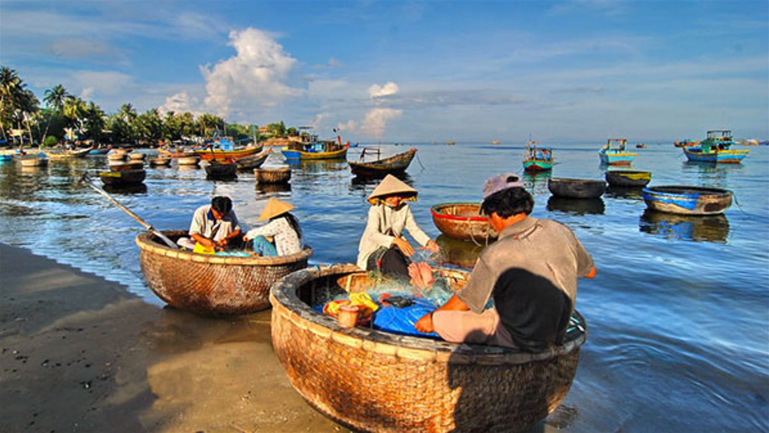 Trải nghiệm 1 ngày làm ngư dân làng chài