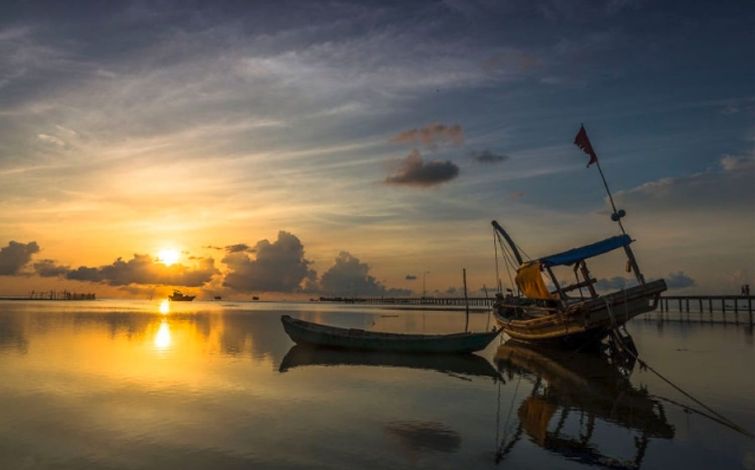 Bình minh lên đẹp thật dịu dàng