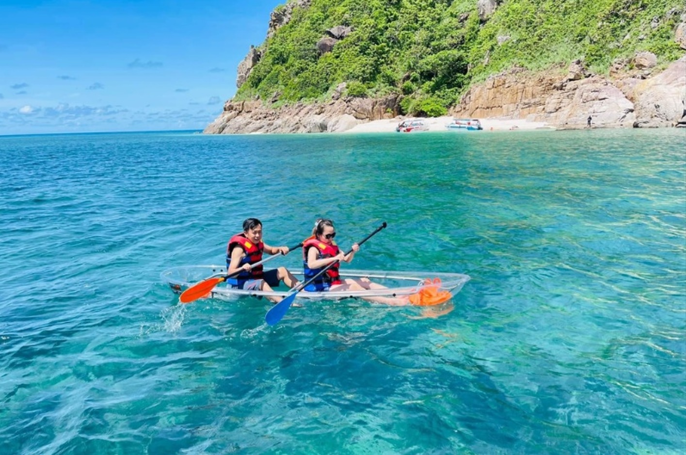 Chèo Kayak và tự mình khám phá không gian xung quanh