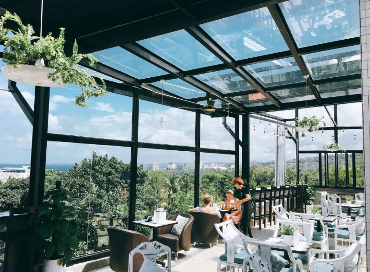 Quán cafe Skyline Phú Quốc - Tận hưởng bình minh và hoàng hôn tại quán