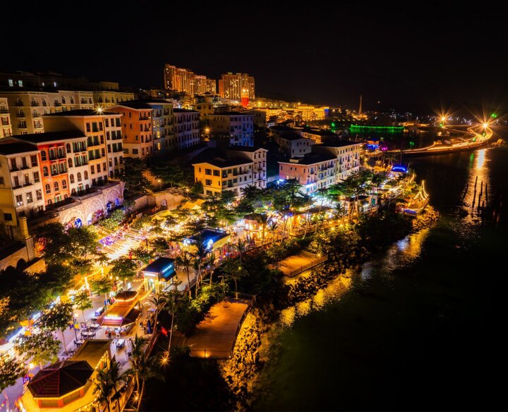Trải nghiệm mua sắm tại Sunset Bazaar