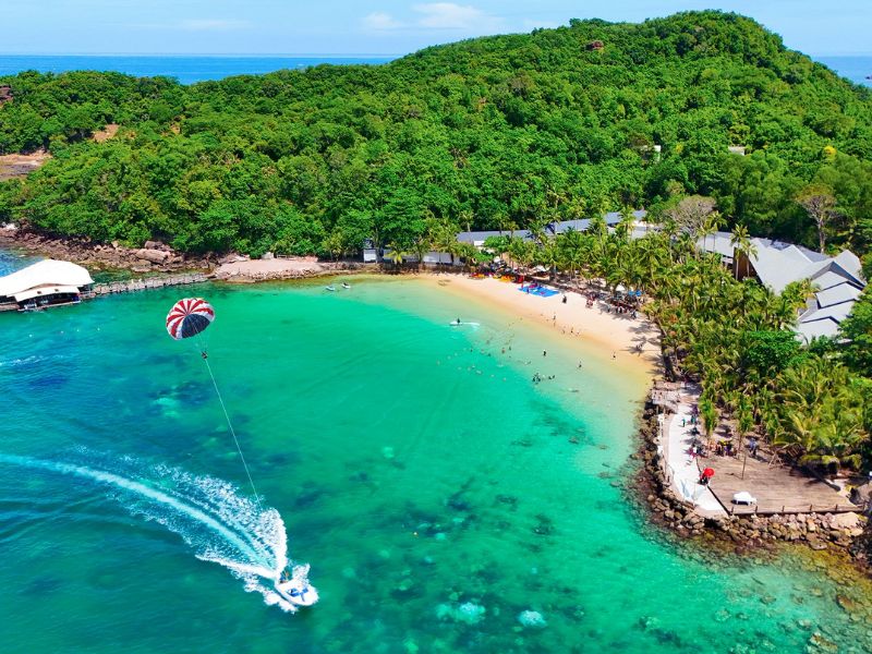 Best time to enjoy Phu Quoc’s beaches during dry season November to April with nearby Corona Casino Phu Quoc