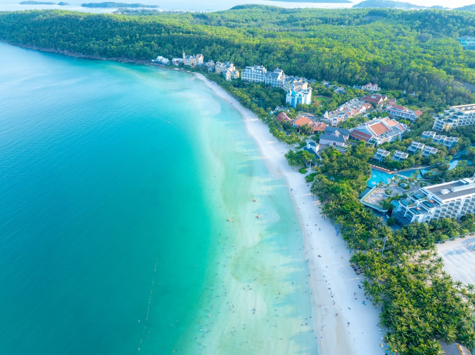 May to October marks Phu Quoc’s rainy season with sudden showers and rough seas Corona Casino Phu Quoc