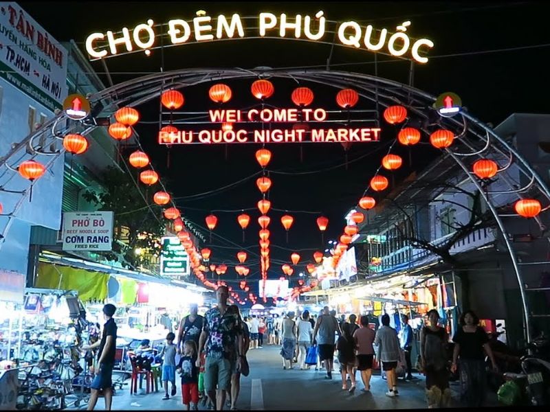 Grilled seafood and crowds at Phu Quoc Night Market Corona Casino Phu Quoc