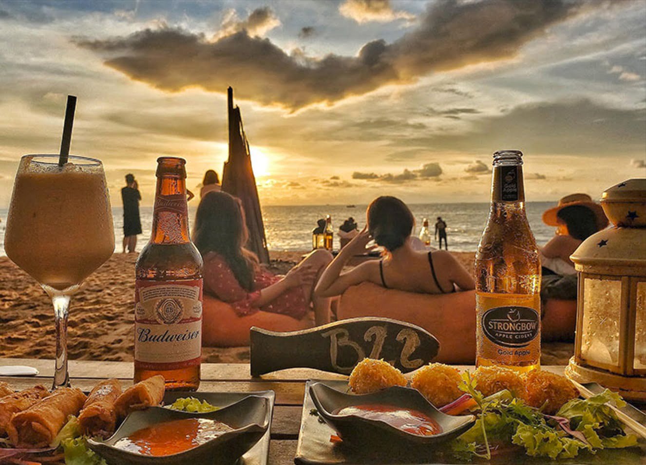 Enjoy a refreshing cocktail at Horizon Beach Bar Corona Casino Phu Quoc