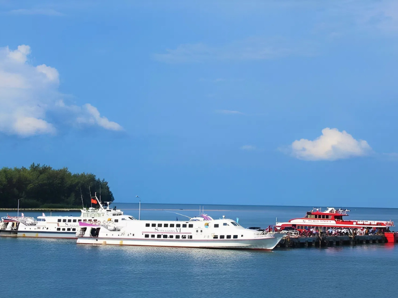 A comprehensive guide to the Ferry from Phu Quoc to Ha Tien covering Prices Routes & Tips for visitors near Corona Casino Phu Quoc