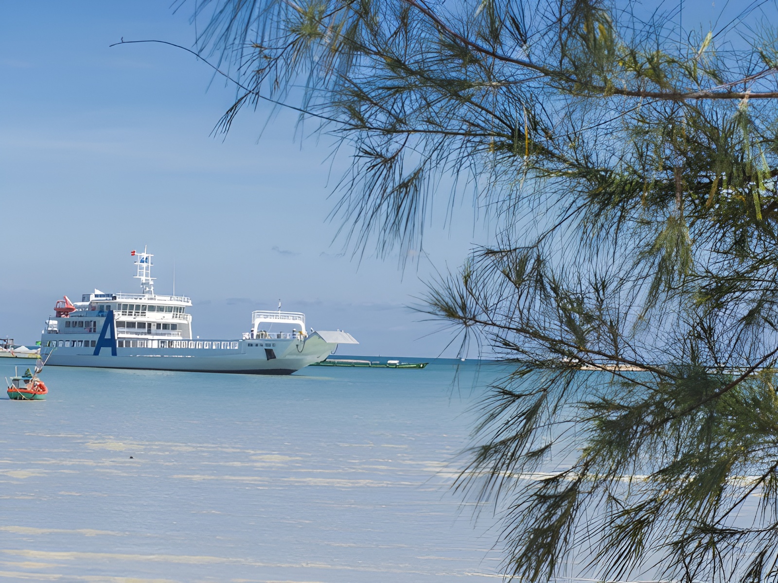 Signs advising passengers to follow safety rules when taking the ferry far from Corona Casino Phu Quoc