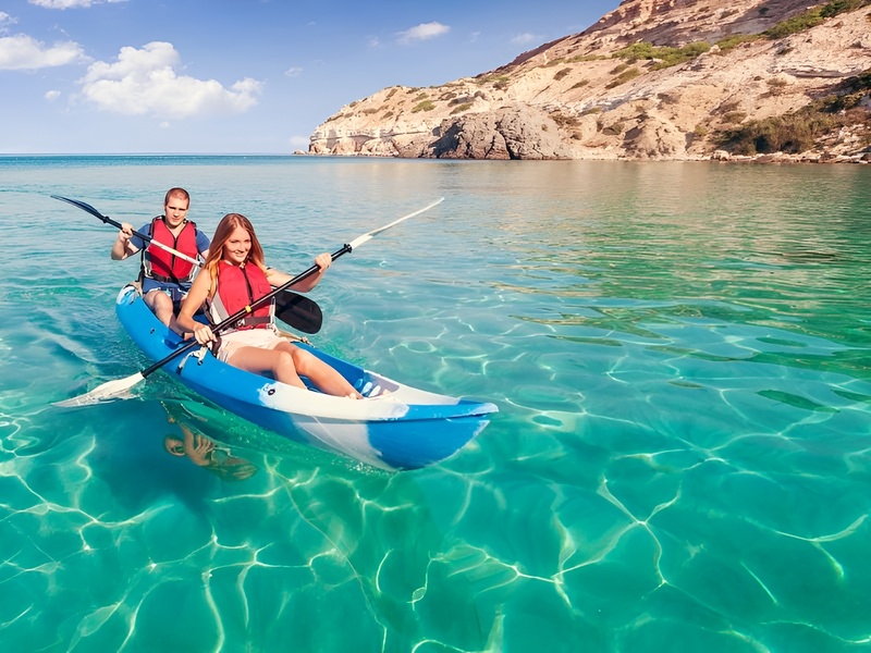 A guide detailing the Best time for kayaking Phu Quoc for calm waters and optimal scenery near Corona Casino Phu Quoc