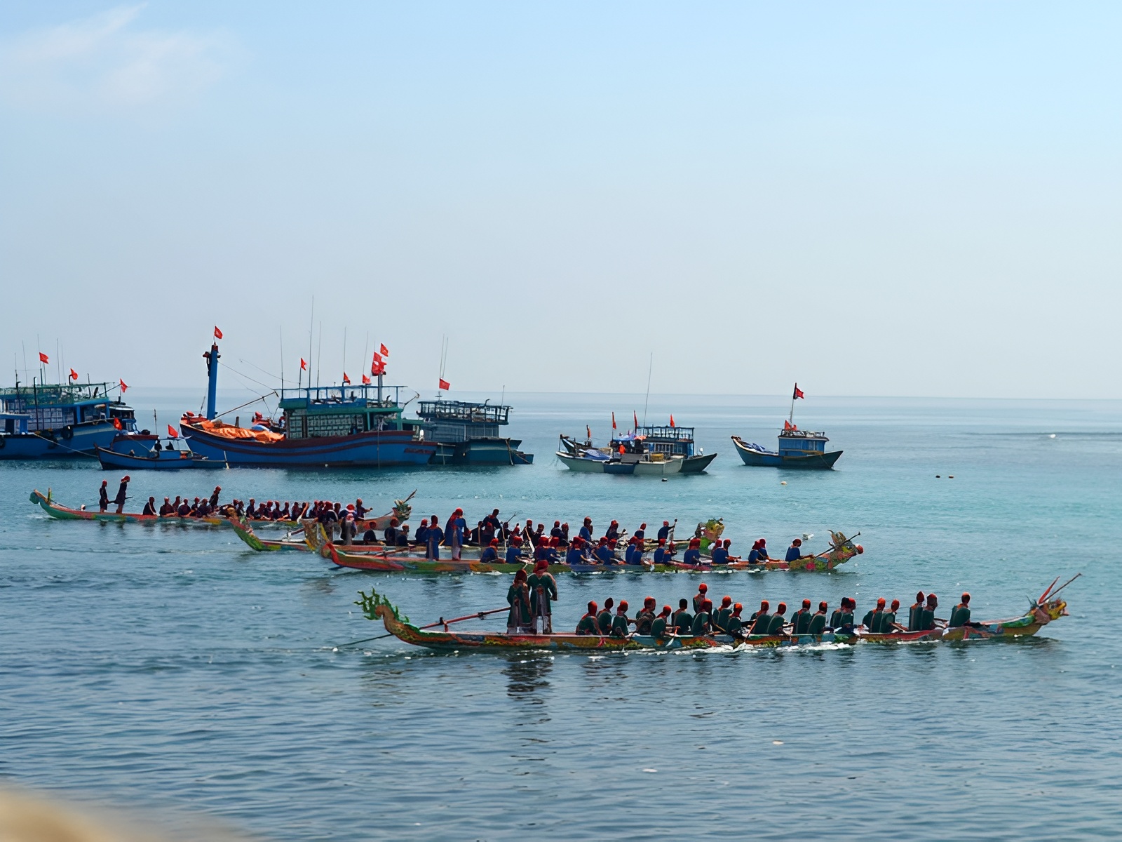 The traditional dragon boats racing during The Phu Quoc Boat Racing Festival which is held around April 30 each year a cultural spectacle accessible from Corona Casino Phu Quoc