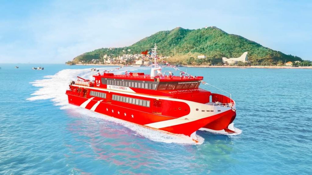 Phu Quoc Express catamaran crossing the Gulf of Thailand toward Bai Vong Port near Corona Resort & Casino Phú Quốc