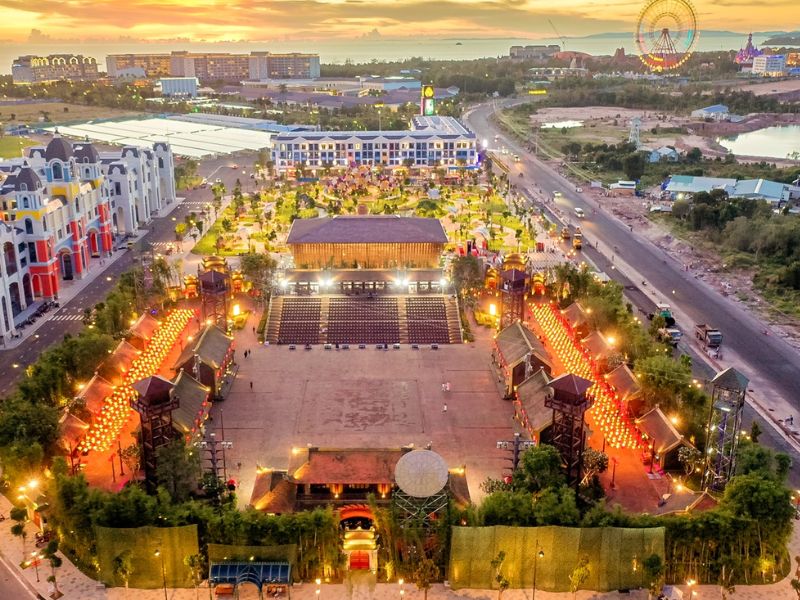 Grand World Phu Quoc is located in Bai Dai, in the northern part of Phu Quoc Island