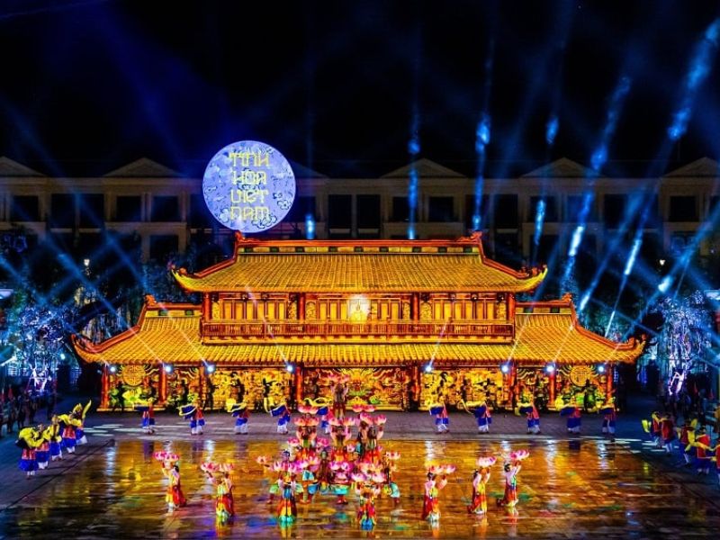 A professional photo of a scene from the Tinh Hoa Viet Nam live show perfect for visitors staying at the famous Corona Casino Phu Quoc