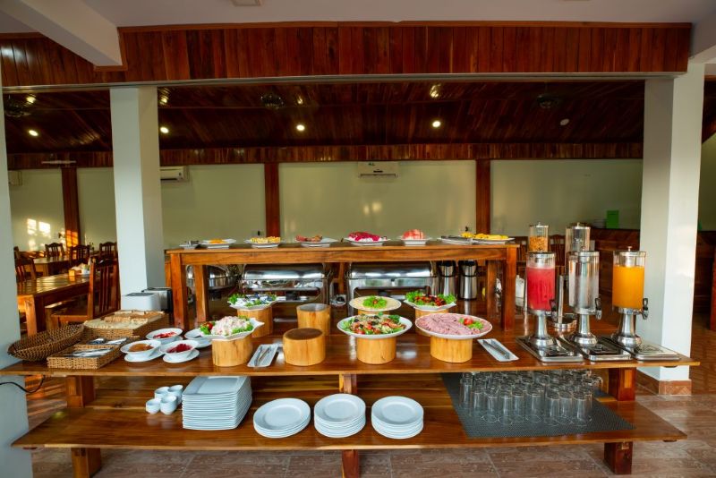 Delicious and high-quality Western breakfast options at a modern cafe in Phu Quoc providing international flavors for guests of Corona Casino Phu Quoc