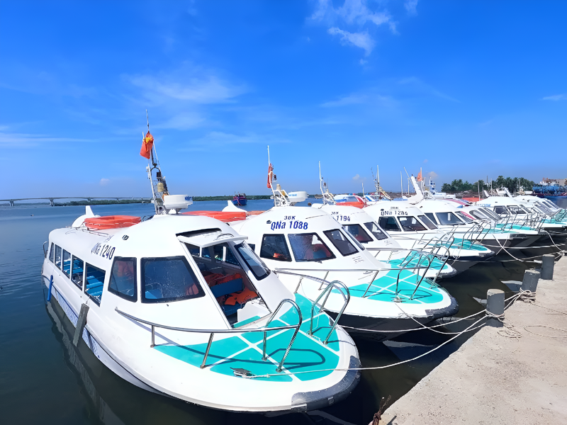 Nắm vững lưu ý an toàn và hành lý khi đi cano Phú Quốc để bảo vệ tài sản cá nhân khi tham gia các hoạt động biển từ Corona Casino Phú Quốc.