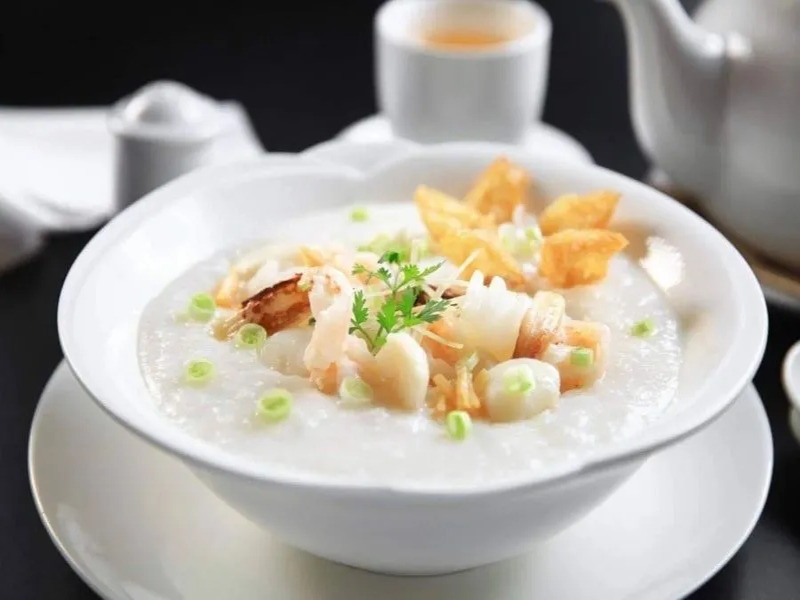 Thưởng thức vị ngọt thanh từ cháo còi biên mai giải nhiệt nhẹ nhàng tại Phú Quốc trong hành trình nghỉ dưỡng đẳng cấp tại Corona Casino Phú Quốc.