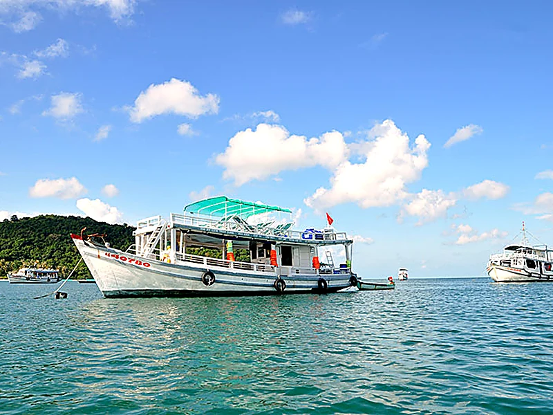 Crystal-clear turquoise waters during the dry season, perfect for island-hopping boat tours booked via Corona Resort & Casino Phu Quoc