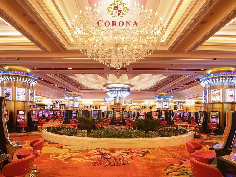 Bàn chơi Baccarat hiện đại với dealer tại Corona Resort & Casino Phú Quốc