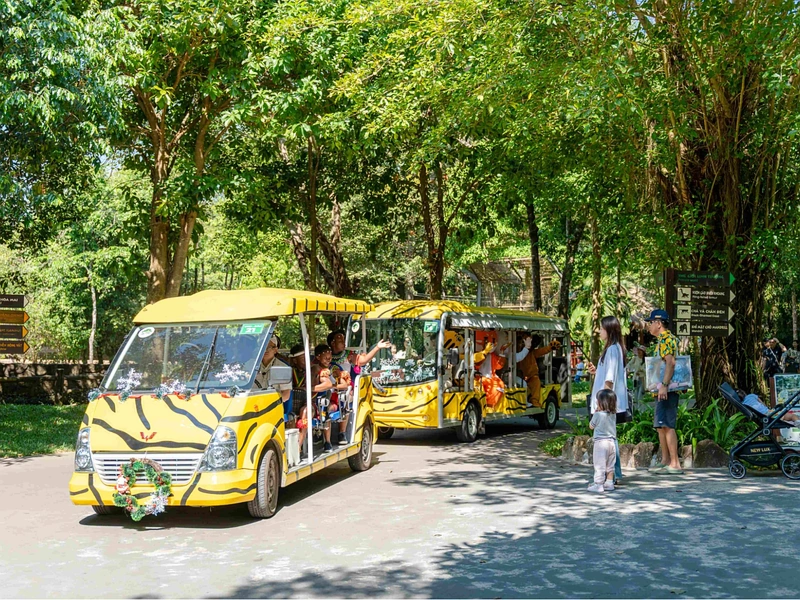 Hình ảnh minh họa Dịch Vụ Thuê Xe Đẩy & Xe Điện Chuyên Dụng VIP Tour - Corona Resort & Casino Phú Quốc