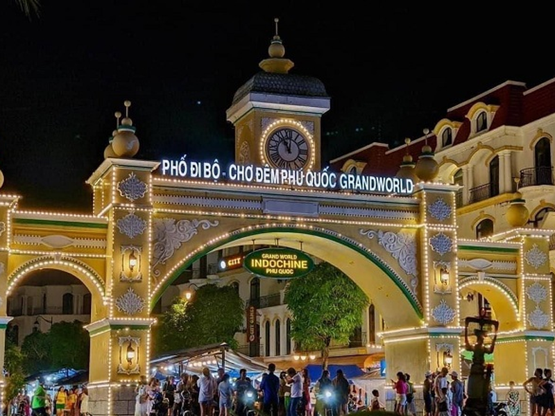 Chợ đêm nhộn nhịp tại khu giải trí Grand World Phú Quốc - Corona Resort & Casino Phú Quốc
